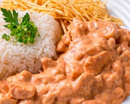 Marmitex Grande Com Strogonoff